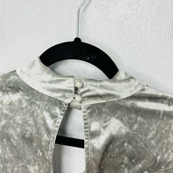 Karlie Bell Sleeve Grey Keyhole Choker Velvet Blouse - Picture 7 of 8
